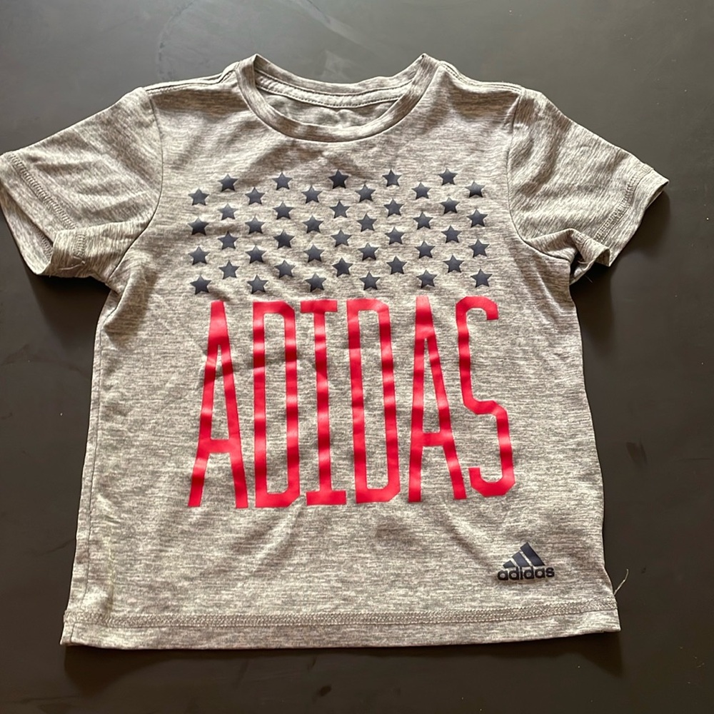 Adidas America t shirt boys size 3 years